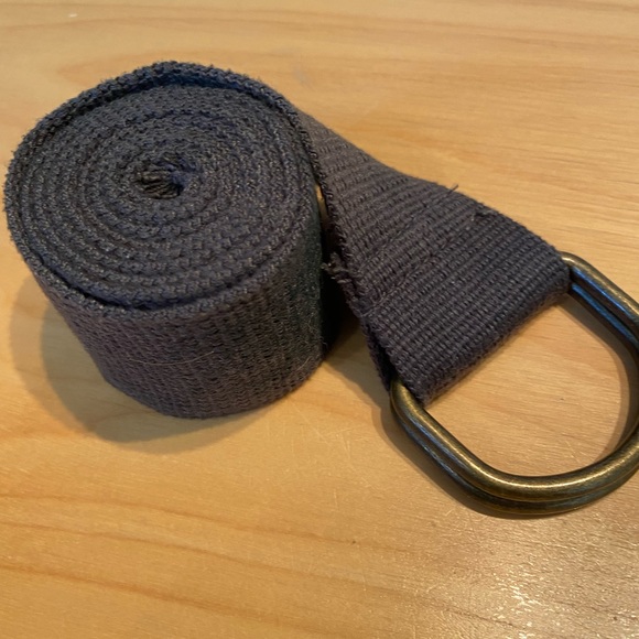 Other - Men’s adjustable cloth belt.